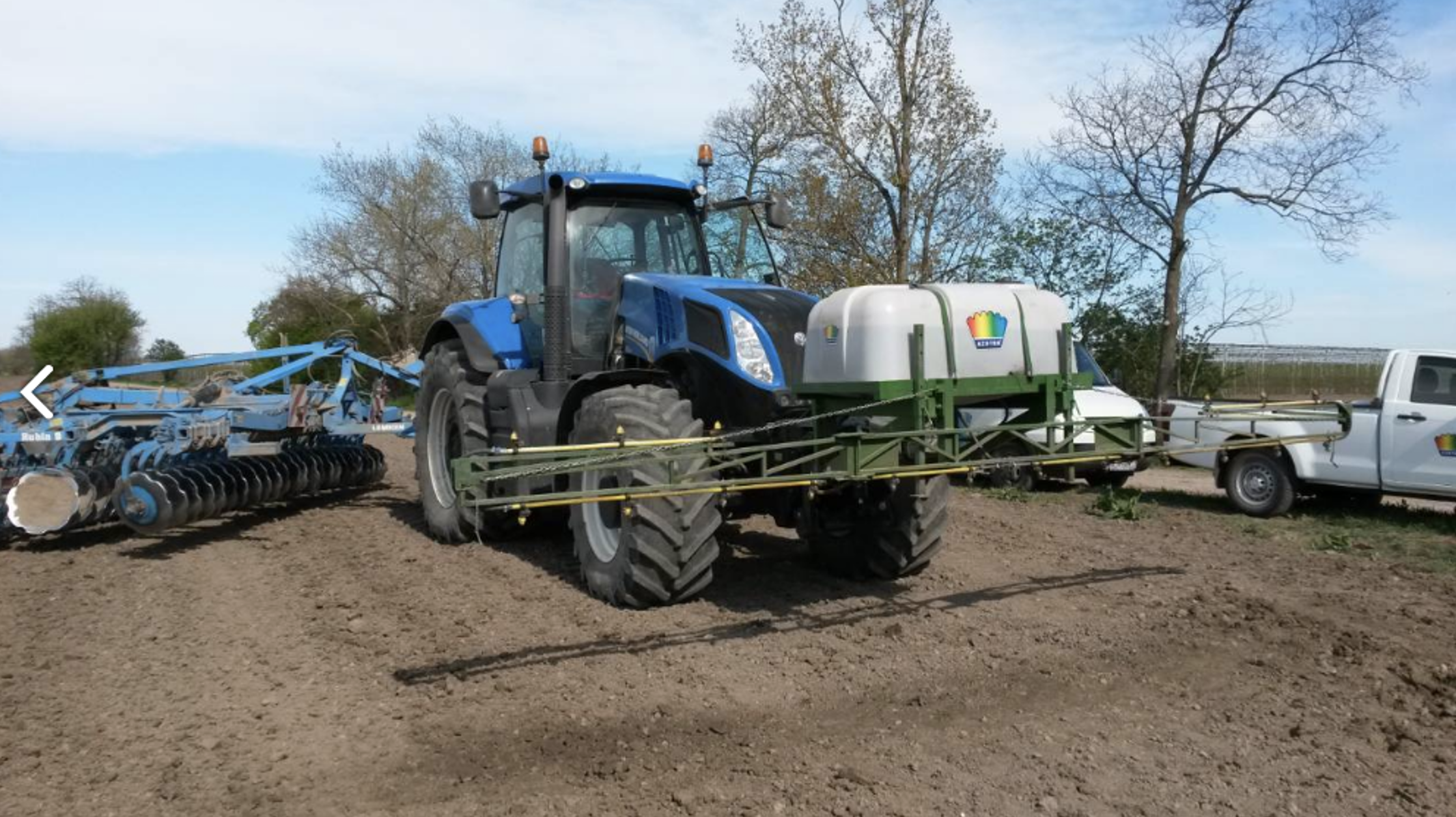 Aplikace bakteriálního hnojiva AZOTER® s čelním aplikátorem při předseťové přípravě půdy pod kukuřici